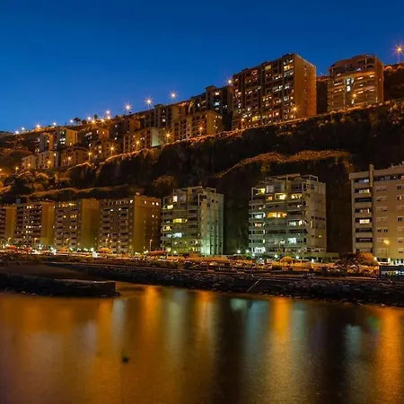 Seafront Marina 9 *